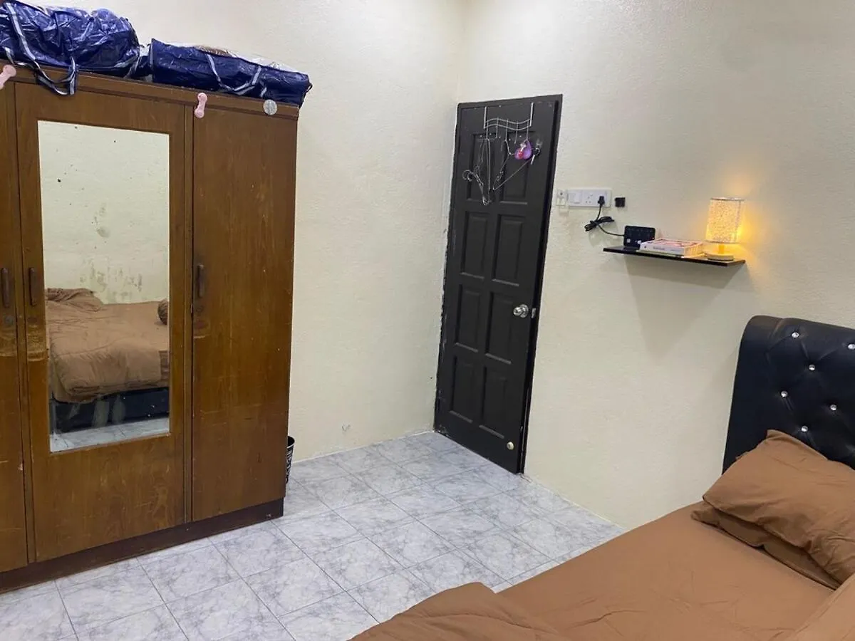 Apricot Villa Comfy and Luxury Танджунг-Бунга 0*,  Малайзия