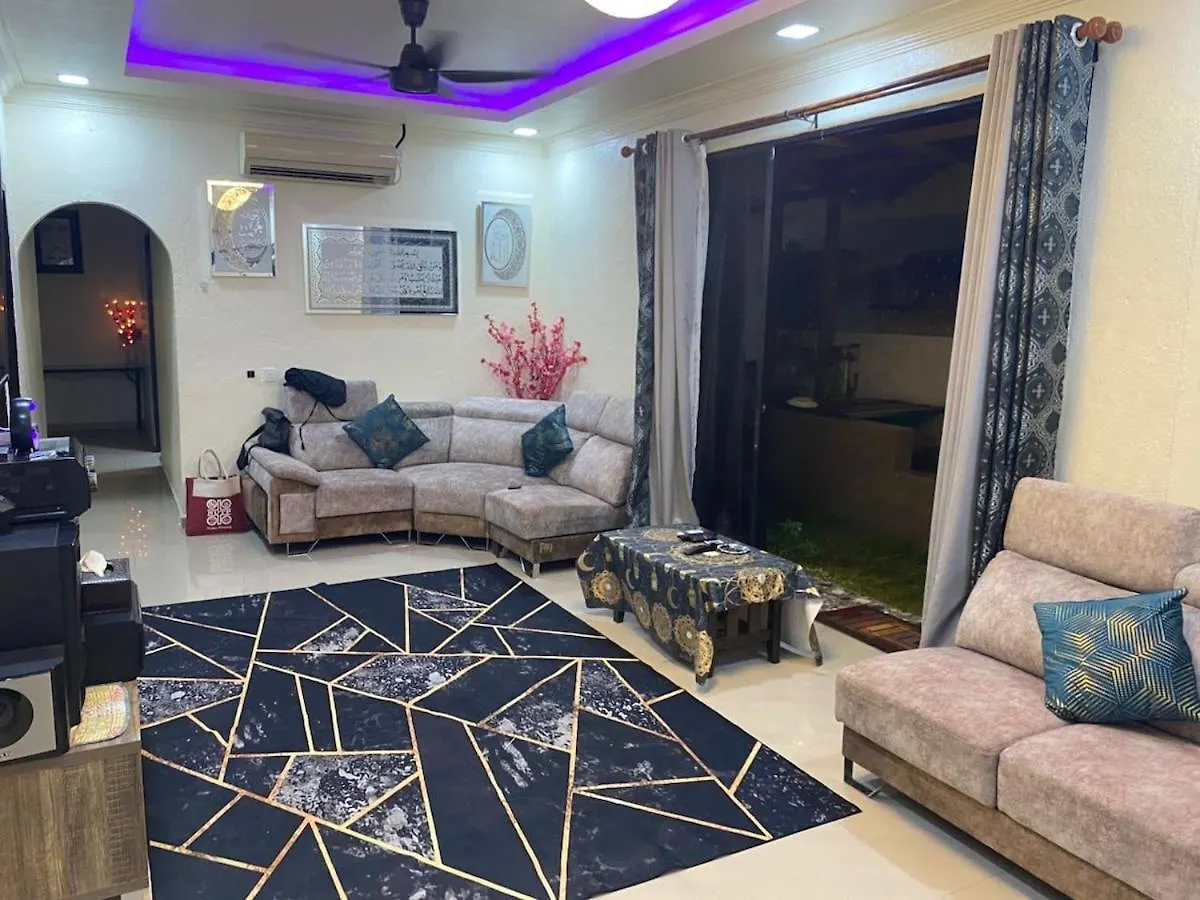 Apricot Villa Comfy and Luxury Танджунг-Бунга